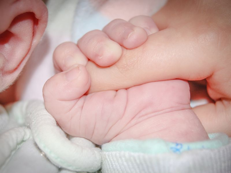 baby-handle-tiny-father-51966